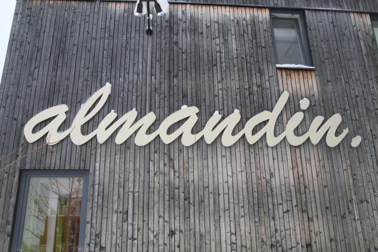 אישגל Almandin Apartments מראה חיצוני תמונה